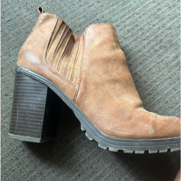 Brown Ankle Boots with Chunky Heel - Picture 3 of 6